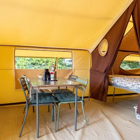 Tente Calme, Nature, Piscine Campsite